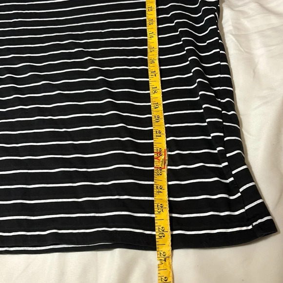 Adidas Training T-shirt in Black and White Stripe Medium - Picture 7 of 8